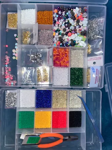 Material para confecção de brinco e pulseira (bijuterias)