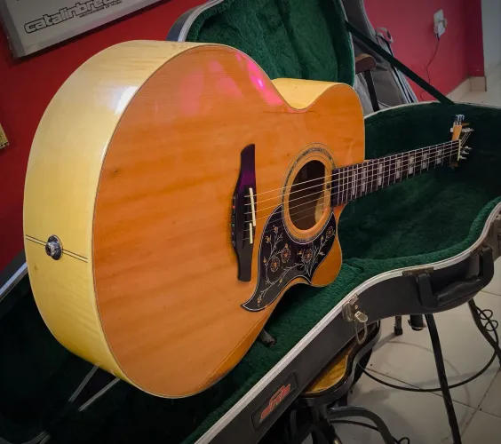 Violão TAKAMINE EG523 SUPER TOP