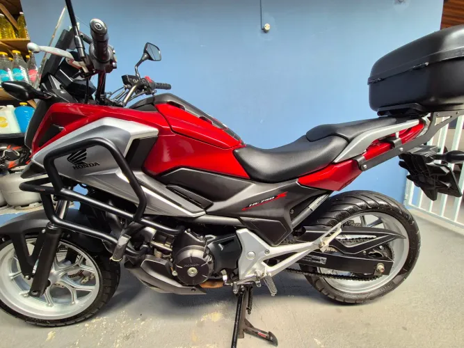 NC 750x excelente estado.