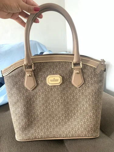 Vende-se essa bolsa original da Victor Hugo