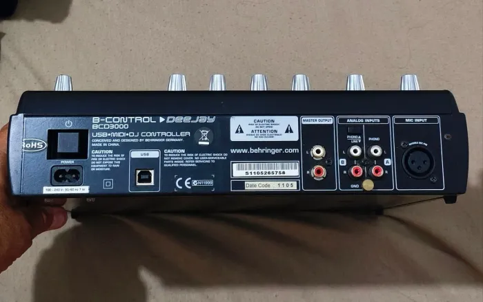 Controladora BCD 3000 Behringer