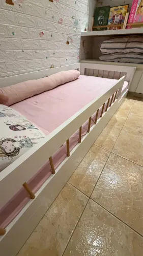 Cama montesoriana