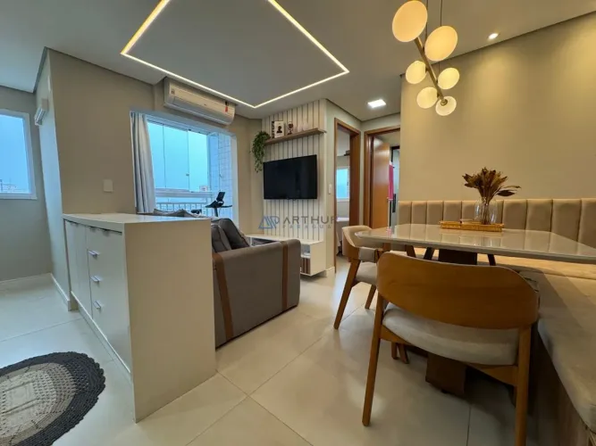 Apartamento à venda em Praia Grande na Aviação, a 500m da praia, com 47m² útil