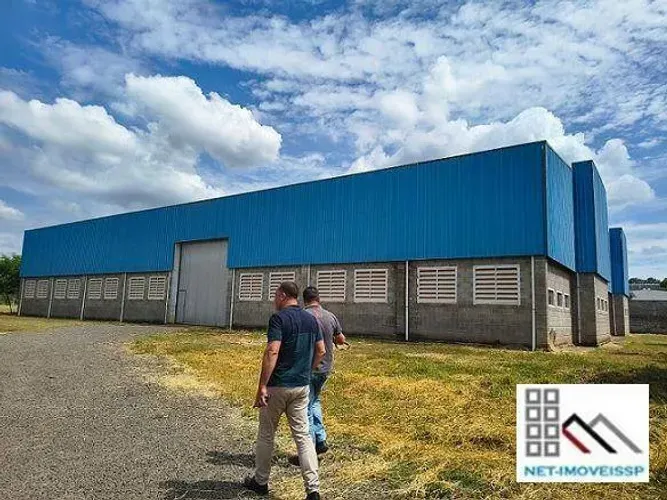 GALPÃO COMERCIAL/INDUSTRIAL (2.000m²) | | 4 BANHEIROS | 6 VAGAS. ÁREA DO TERRENO PARA AMPL