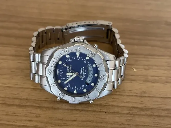 Technos Skydiver T205-57 Azul Cal Miyota 