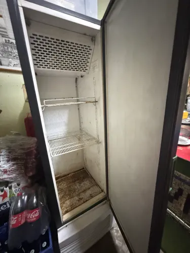 Geladeira/expositor 