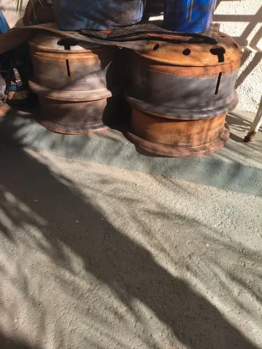 Rodas de disco 1100x22 e três pneus