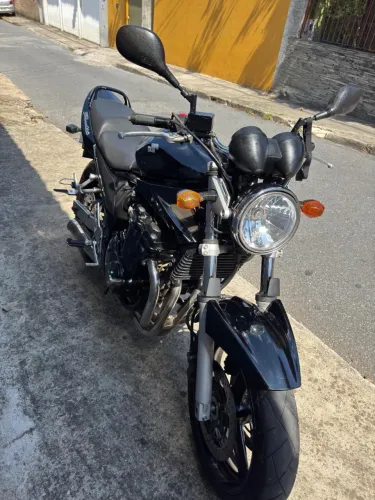 Linda moto Bandit Suzuki - 650 CC