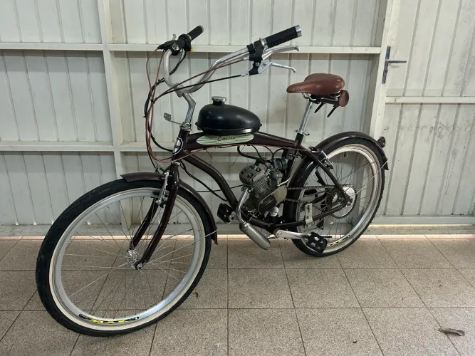 Bicicleta a motor a gasolina