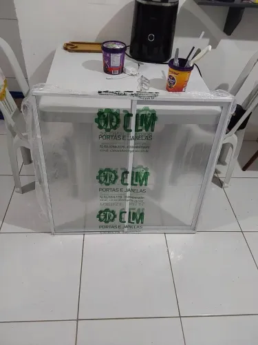 Janela nova ainda embalada