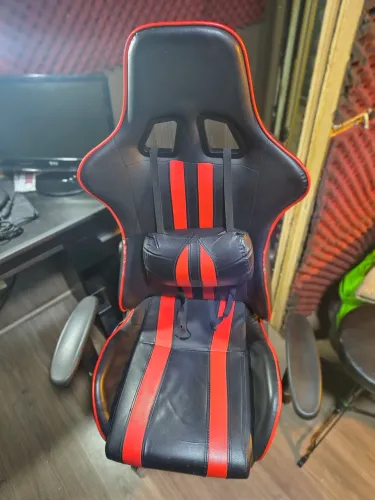 Cadeira Gamer Preta e Vermelha