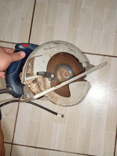 Vendo serra circular Makita boch