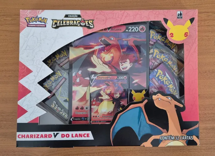 Pokemon TCG - Celebrações - Box Charizard do Lance - Lacrado