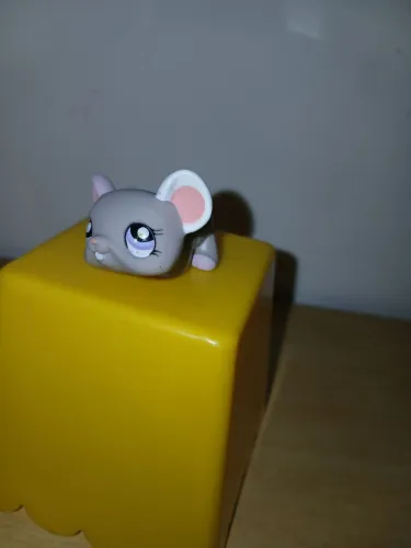 Bonequinho Littlest pet shop