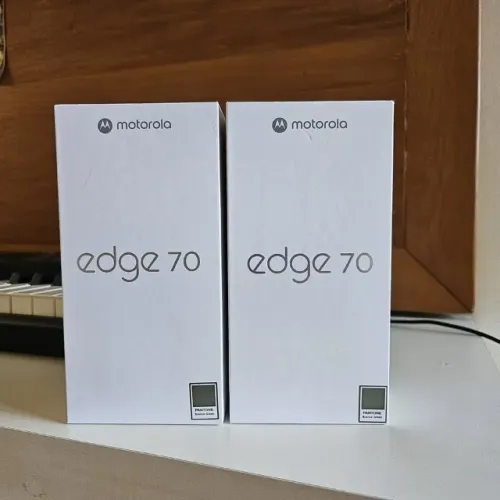 Lacrado. Smartphone Motorola Edge 70 5G 256GB, | 24GB (8GB RAM + 16GB RAM Boost)