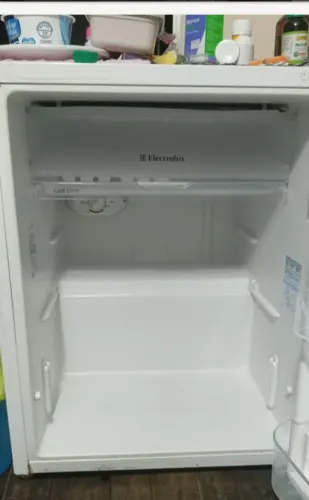 Vendo frigobar eletrolux