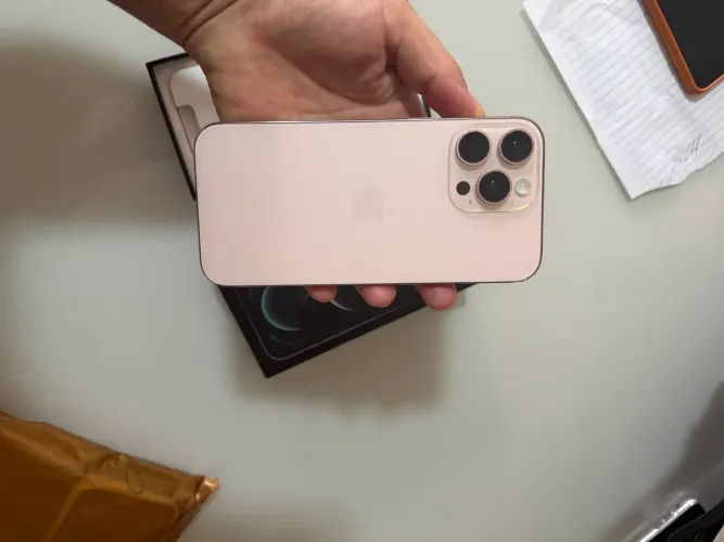 iPhone 16 Pro-Max 256G. Em 12X sem Juros?