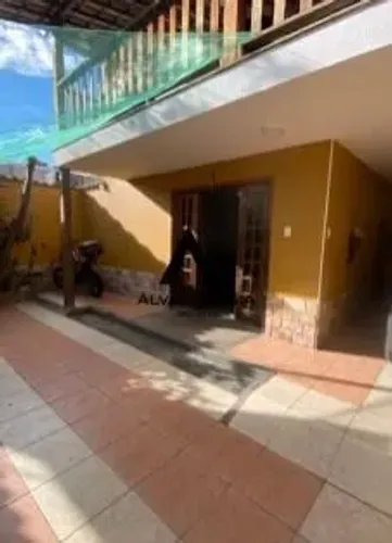 Casa de 4 quartos para locação no Floresta próximo a Faculdade Batista Mineira.