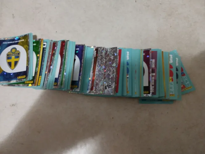 VENDO FIGURINHA NÃO REPETIDAS POR 1,00 $
