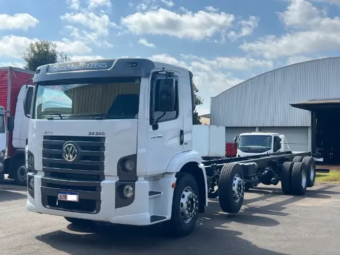 VOLKSWAGEN 24.280 CONSTELLATION BI TRUCK 2015