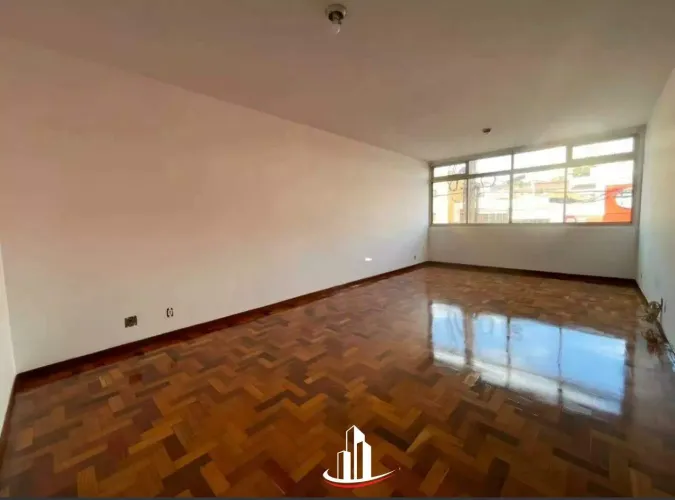 Excelente apartamento para locação na Avenida Guilherme Ferreira, 03 quartos sendo 01 suít