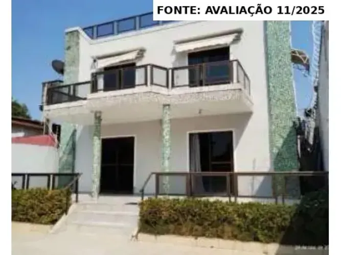 Sobrado triplex de alto padrão 300m², Macapá/AP
