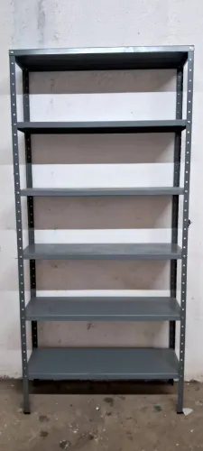 Estante de ferro