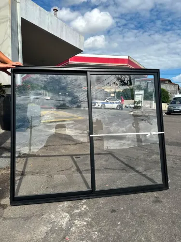 Janela 1.00x1.20 2 folhas PRETA - QUEIMA DE ESTOQUE