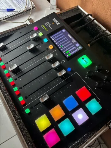 Roadcaster pro (mesa de som)