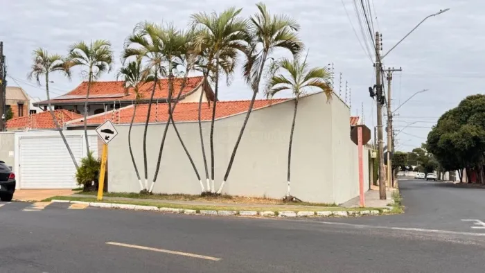 Venda de Casas / Padrão na cidade de Araraquara