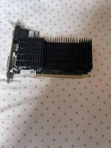 Placa de vídeo GT710 2gb