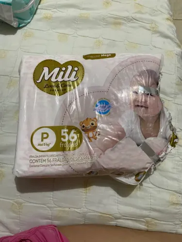 Fralda Mili 53 unidades P (até 5kg) pacote aberto, faltando 3 unidades