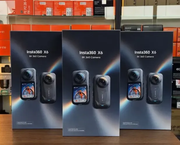 Camera Insta360 X6 Com Kit De Acessórios Essentials Bundle