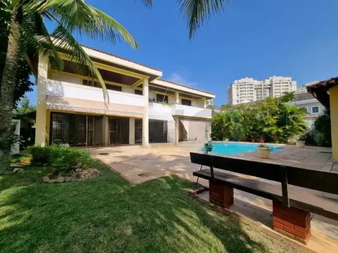 Excelente oportunidade no condomínio Malibu na Barra da Tijuca com 1.008 m², 5 quartos e 6
