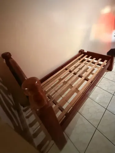 Cama solteiro madeira 