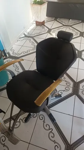 Cadeira de barbeiro + puff de 3 metros R$ 2.000