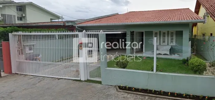 casa de 5 dormitórios para locação bairro Santa Mônica em Florianópolis