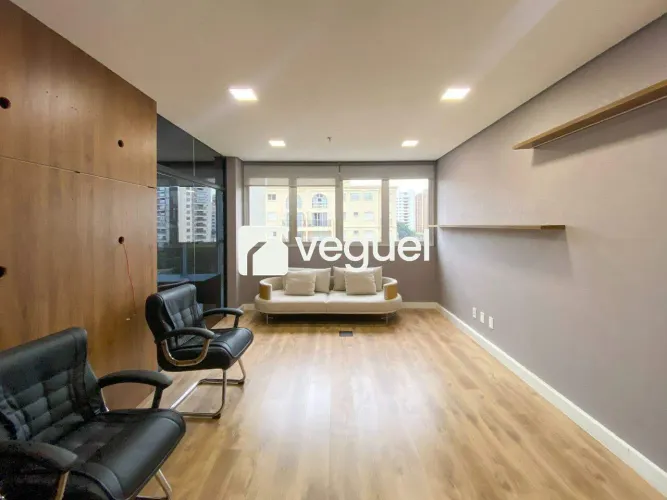 Sala comercial com 108m² para alugar no bairro Cambuí em Campinas-SP