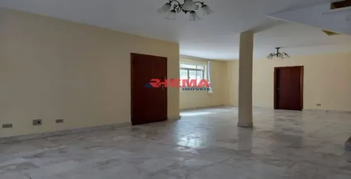 Comprar casa com 3 quartos 1 suíte quintal e edícula no Gonzaga Santos