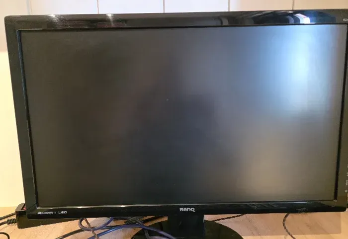 Monitor 24" BenQ GL2450, 1080p 60hz, painel TN