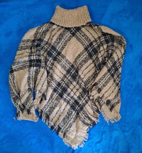 Ponchos de Tricô Femininos | Excelente Estado