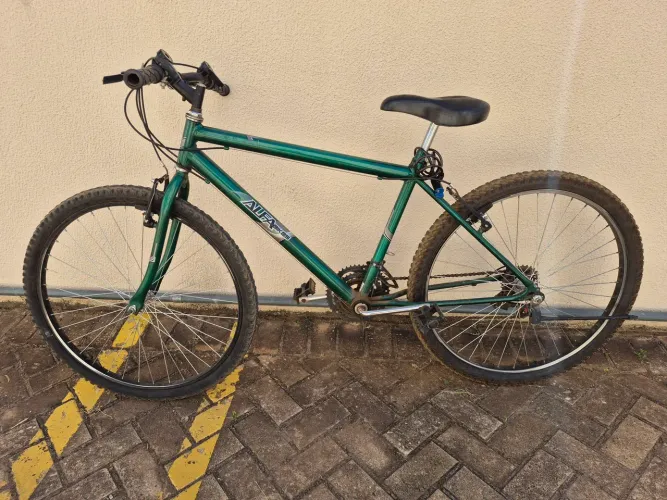 Bicicleta aro 26 ,fazer manutenção nis freios e roda traseira 