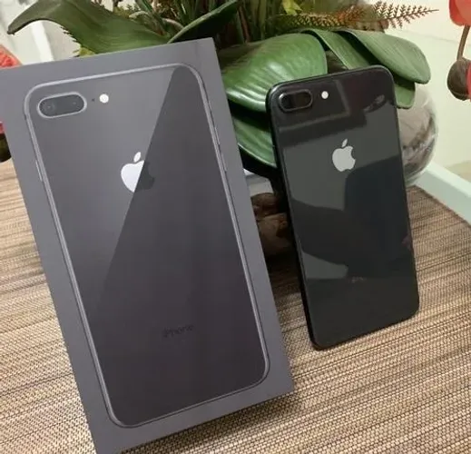 iPhone 8s plus cinza espacial