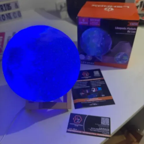 luminária de lua 3D da marca Lehmox, modelo LEY-2143