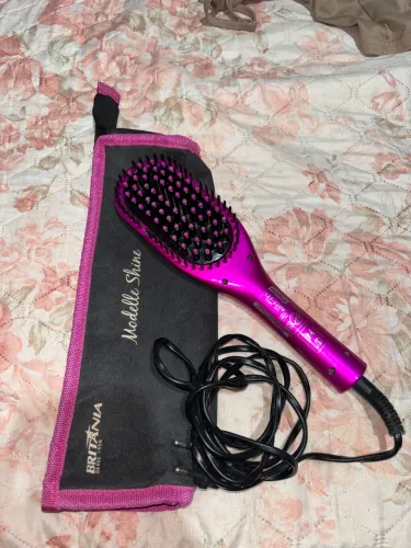 Escova alisadora britânia modelle shine (usada 3 vezes) - bivolt - com necessaire