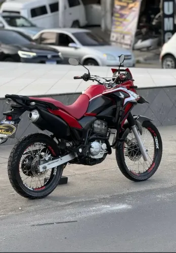 Xre 300 2023