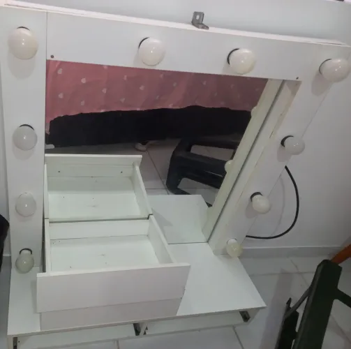 Vende-se penteadeira em ótimo estado