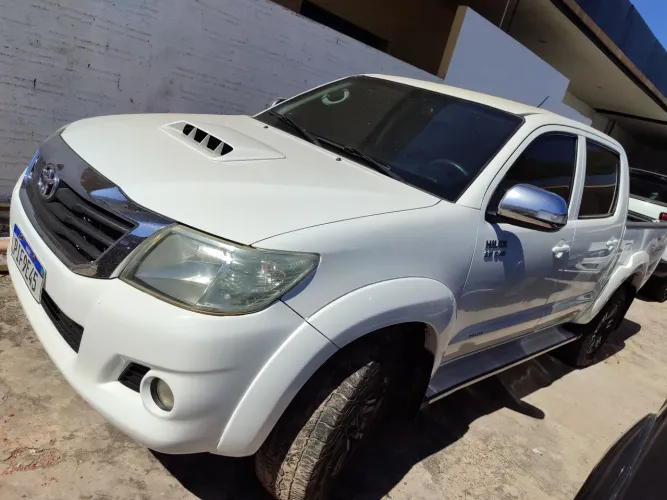 Toyota Hilux CD SRV D4-d 4X4 3.0 TDI Diesel AUT 2015