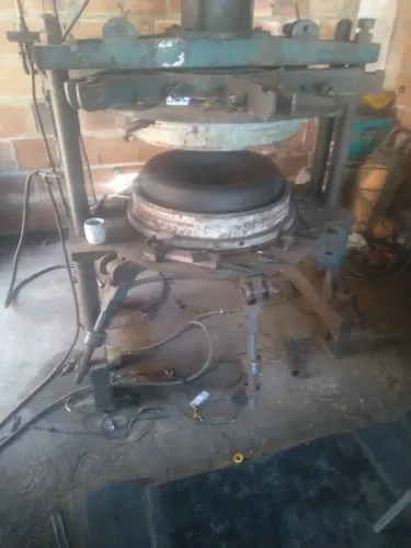 Maquinaria para remoldar pneu de moto Zap *
