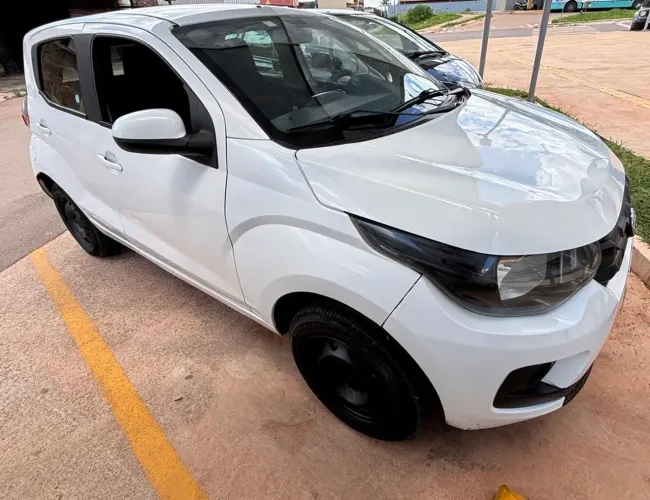 Fiat mobi Like disponível para locação de motorista de app